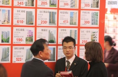 麥田房產中介跨界送快遞引爭議 物業(yè)服務新嘗試還是角色錯位？